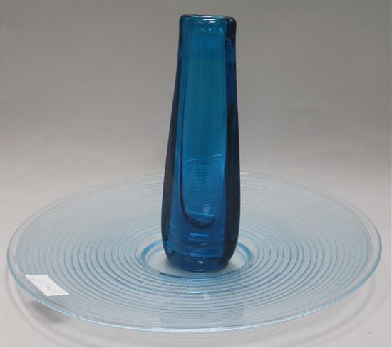 A Daum of Nancy dish, with a signature on base and a Daum dark blue glass vase (2)